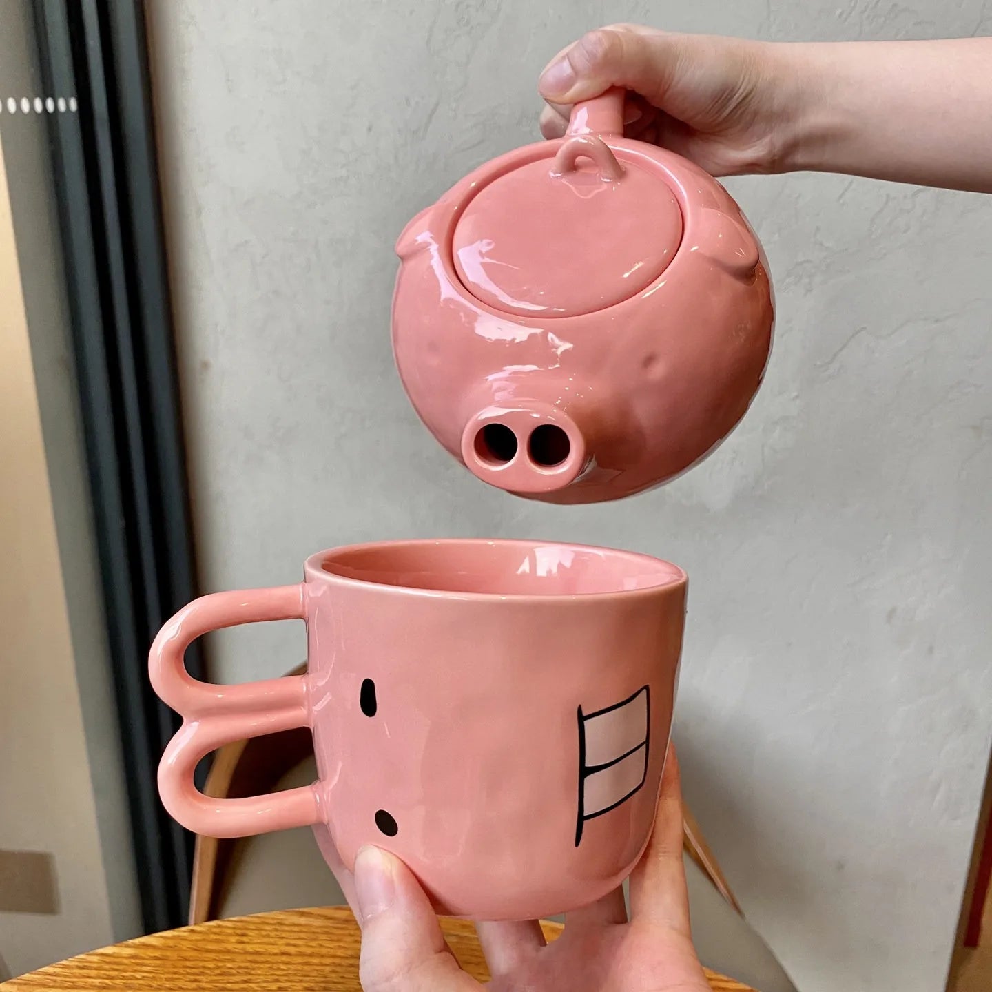 Pig Ceramic Teapot and Mug - 1L Novelty Snout Spout Tea Set - 3